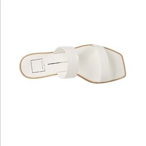 NWB, Dolce Vita, Vita’Lyla White croco Sandals